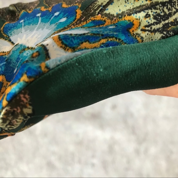 Green silky floral shirt - Picture 6 of 6